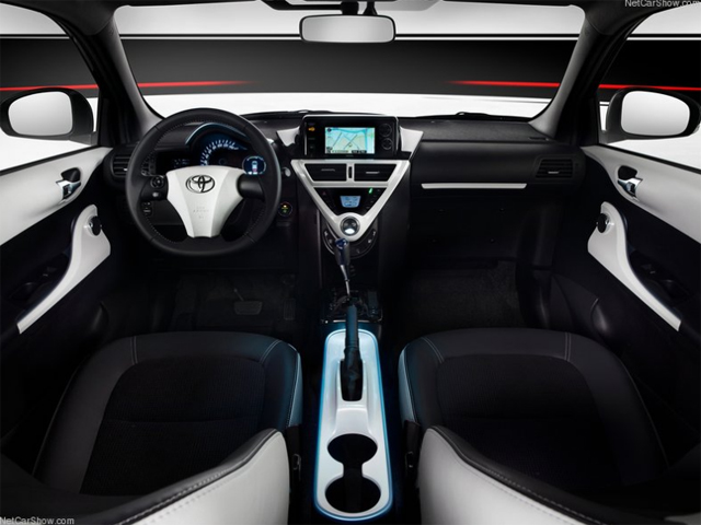 Toyota IQ - електромобилът за града