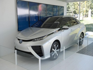Водородната Toyota ще се казва Mirai