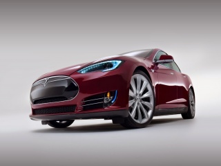 Tesla Model S срещу Volt, Prius, Leaf, Mercedes