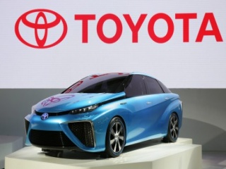Toyota с горивни клетки може да захранва дома