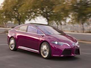 Toyota Prius ще получи система 4WD