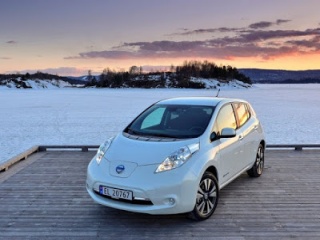 NIssan Leaf ще увеличи капацитета на батериите си