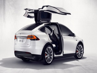 Tesla Model X влиза в производство на 29 този месец
