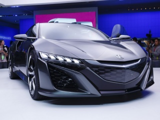 Acura показа обновена версия на NSX