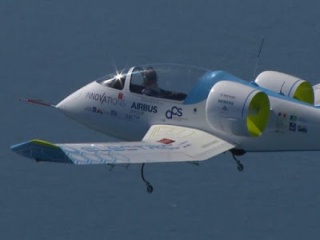 Airbus E-Fan стана първият електрически самолет, прелятел над Ламанша