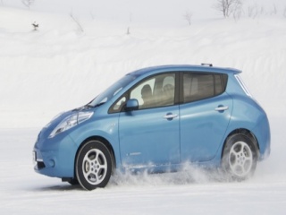 Електрическият Nissan LEAF 2013 се движи с 32-40 км. повече в студено време