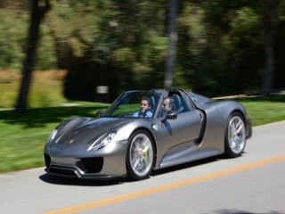 Това е серийният суперхибрид на Porsche