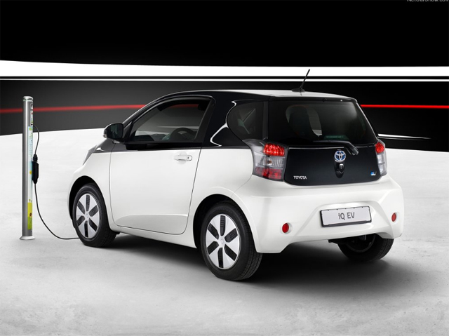 Toyota IQ - електромобилът за града