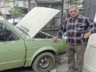 Голф стана електромобил, изминава 100 км срещу 2 лв.