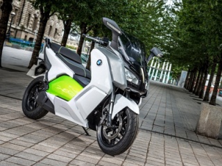 BMW ще излезе с иновативен електрически скутер