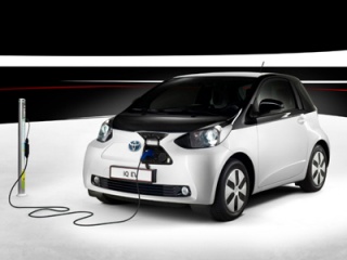 Toyota IQ EV - електромобилът за града